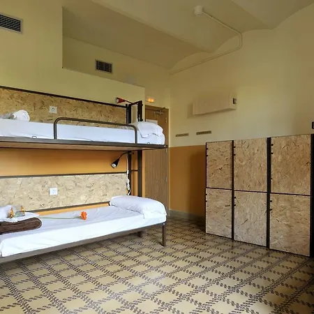 Hostel Equity Point Hostel Girona