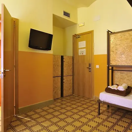 Hostel Equity Point Hostel Girona
