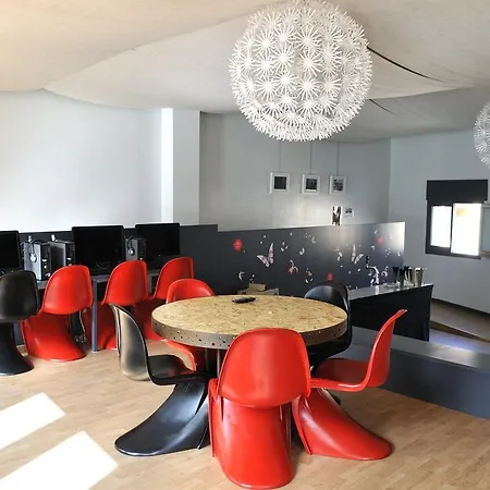 Hostel Equity Point Hostel Girona *