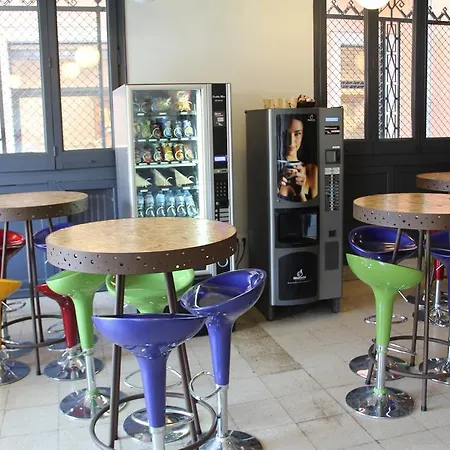 Hostel Equity Point Hostel Girona *