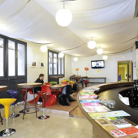 Equity Point Hostel Girona Hostel *