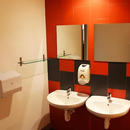 Hostel Equity Point Hostel Girona