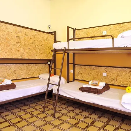 Equity Point Hostel Girona Χιρόνα